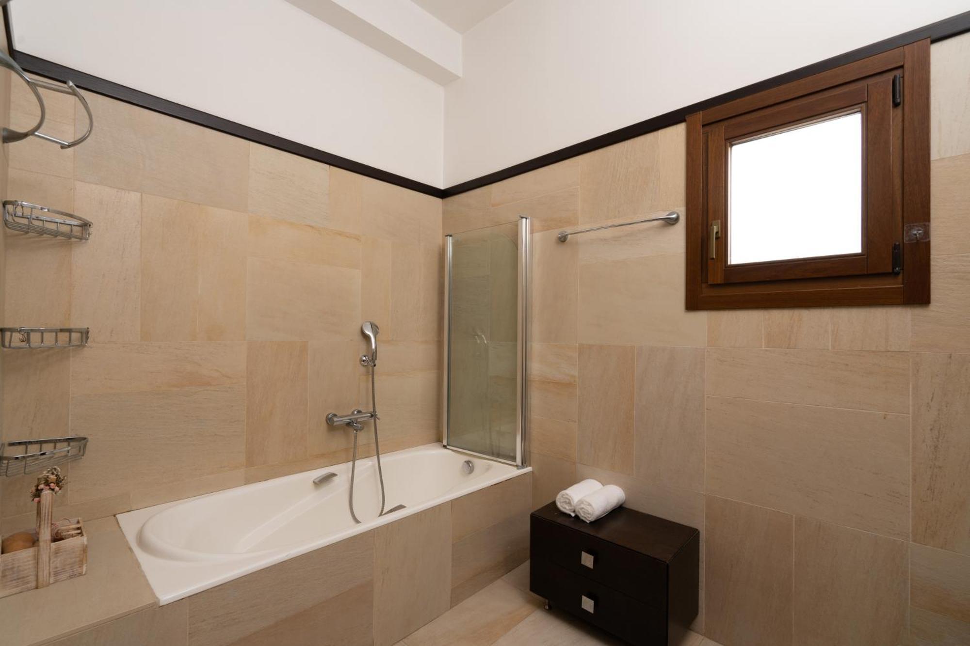 Central Seaview Heven Apartment In Тира Экстерьер фото