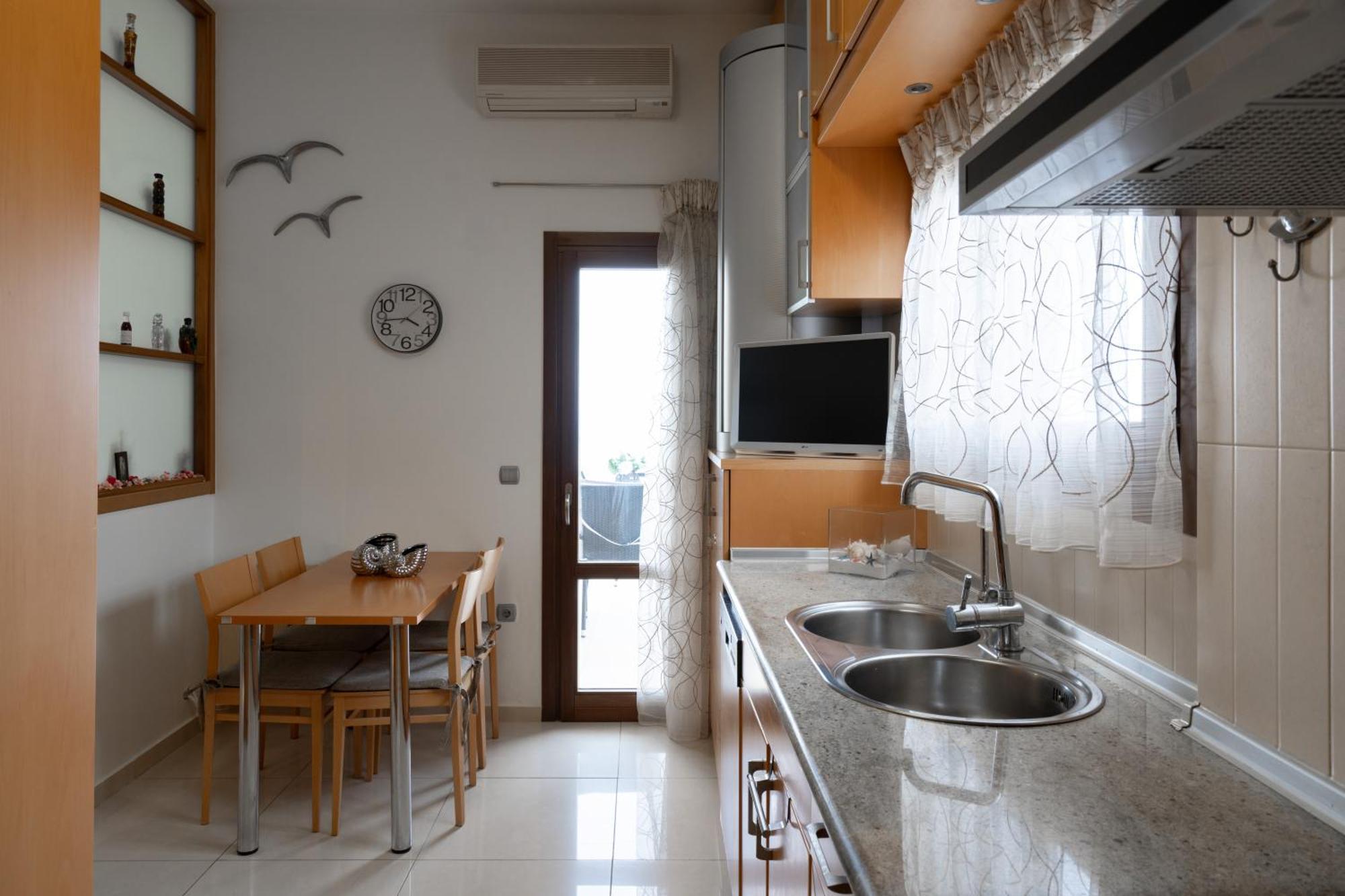 Central Seaview Heven Apartment In Тира Экстерьер фото